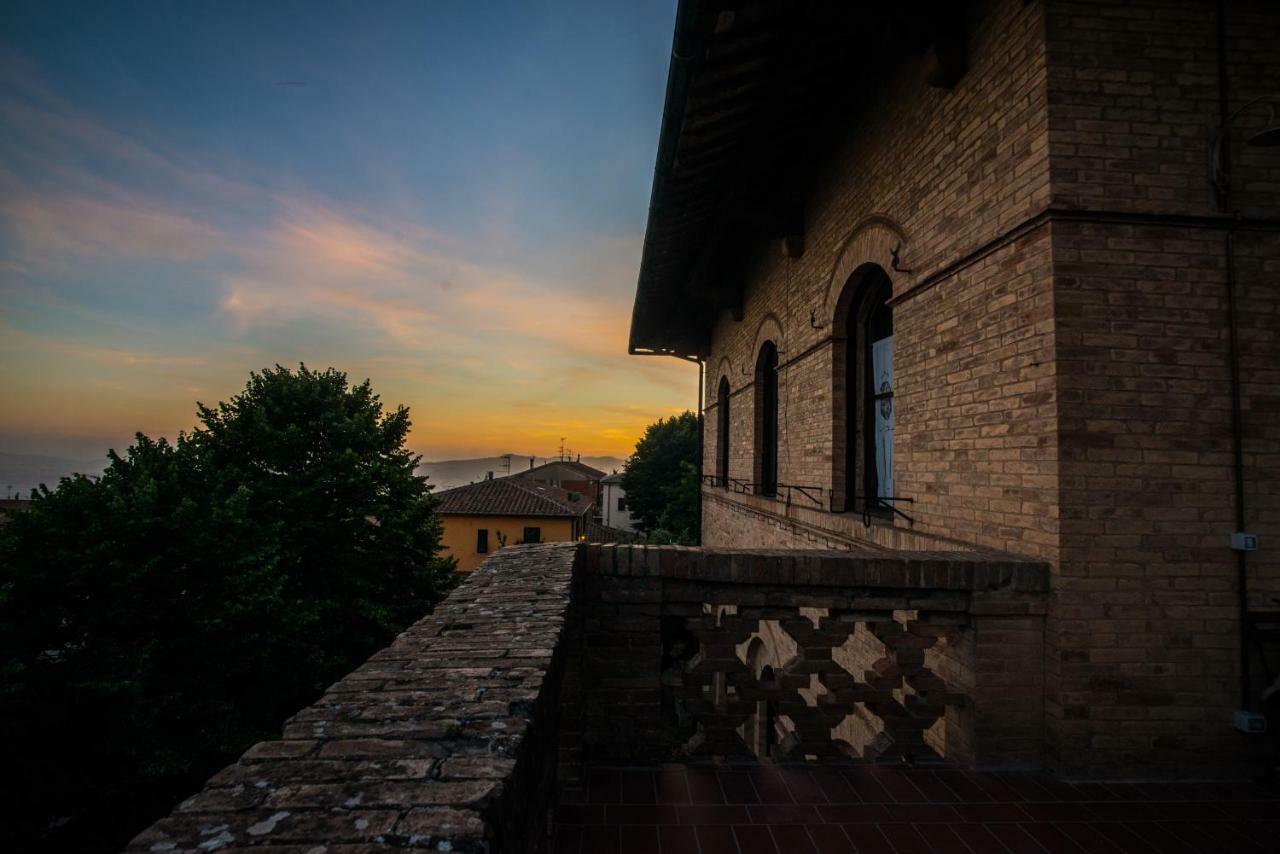 Appartamenti Villa Mascagni ヴォルテッラ エクステリア 写真
